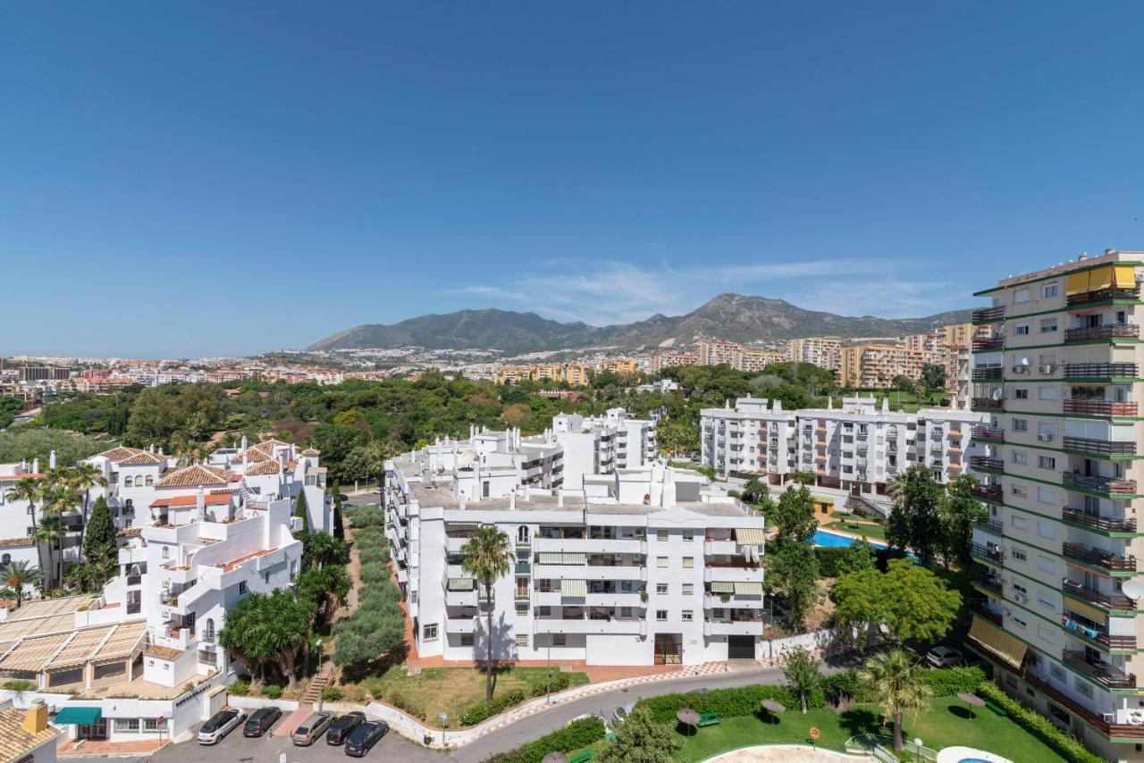 Central panoramic view seaside studio apartment Benalmádena Esterno foto