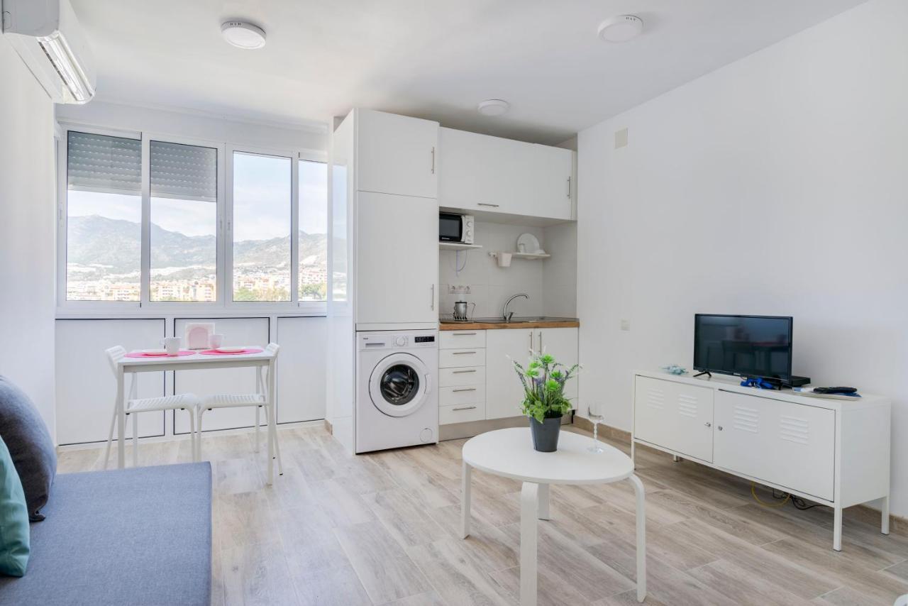Central panoramic view seaside studio apartment Benalmádena Esterno foto